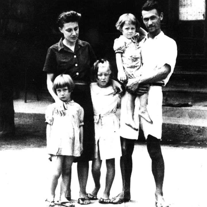 Kosai-ji (Nagoya), August 1945 The Maraini family after liberation from two years of detention - Maraini archives ©